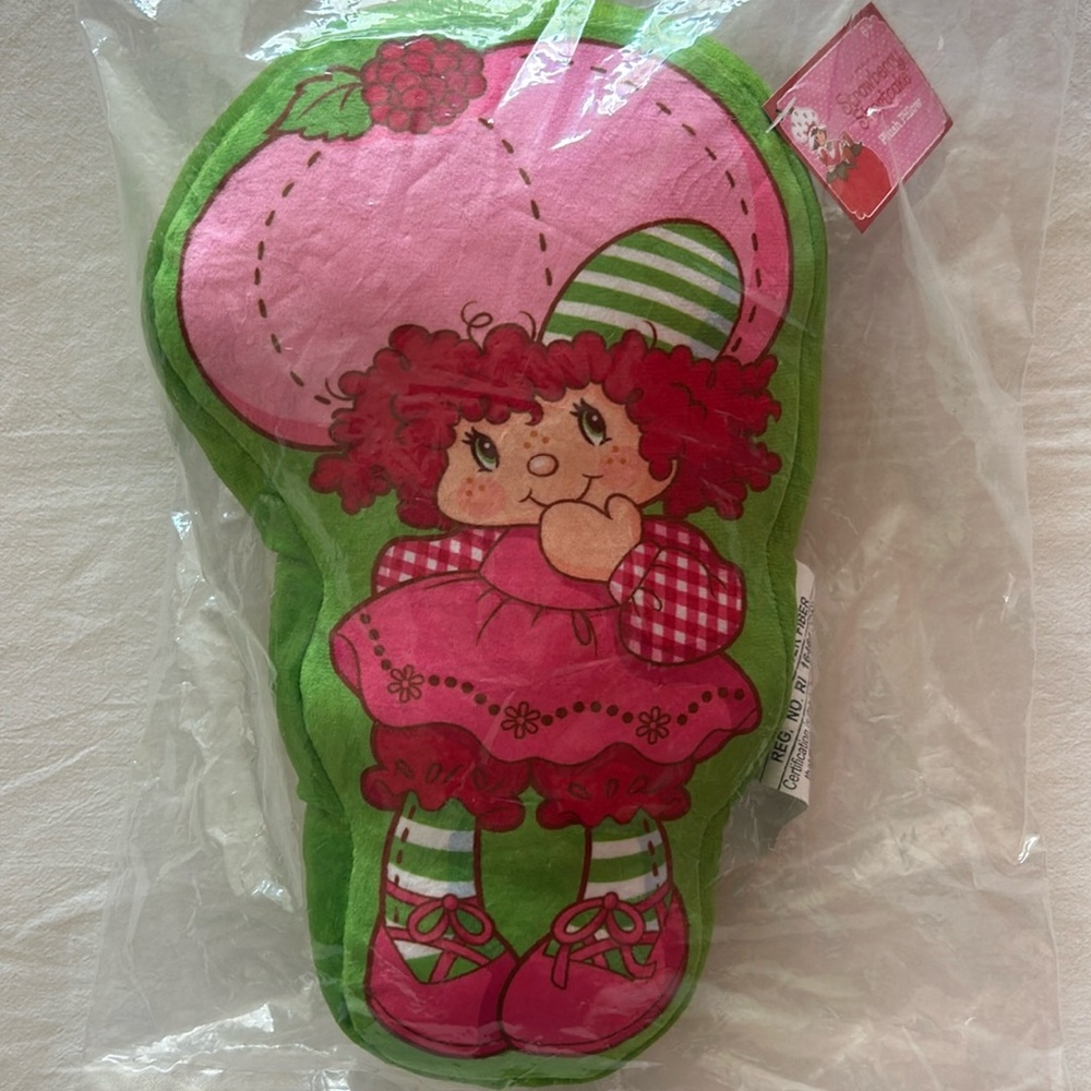 NWT STRAWBERRY SHORTCAKE Raspberry Tart plush pillow - Picture 3 of 7